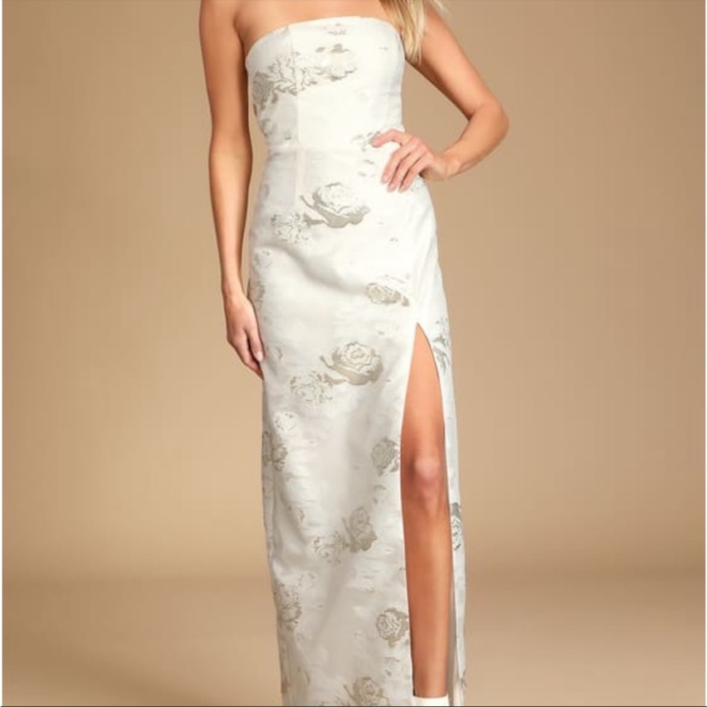 NWT Lulu’s Jacquard Strapless Gown with Slit